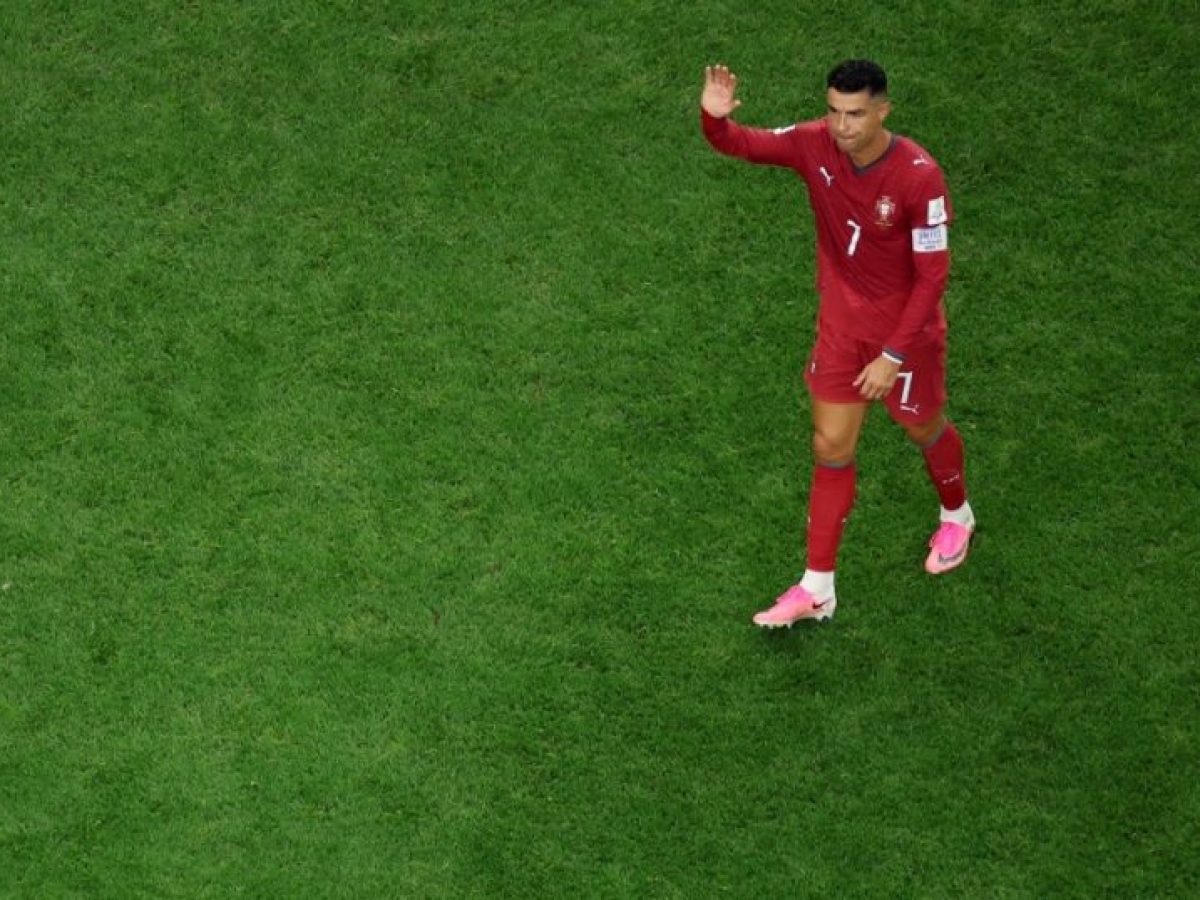 &Delta;&eta;&mu;&omicron;&sigma;ί&epsilon;&upsilon;&mu;&alpha; &laquo;&phi;&omega;&tau;&iota;ά&raquo; &tau;&eta;&sigmaf; AS: &laquo;&Sigma;&tau;&eta;&nu; &Pi;&omicron;&rho;&tau;&omicron;&gamma;&alpha;&lambda;ί&alpha; &pi;&epsilon;&rho;ί&mu;&epsilon;&nu;&alpha;&nu; &omicron; &Kappa;&rho;&iota;&sigma;&tau;&iota;ά&nu;&omicron; &nu;&alpha; &alpha;&pi;&omicron;&sigma;&upsilon;&rho;&theta;&epsilon;ί &mu;&epsilon;&tau;ά &tau;&omicron; &Mu;&omicron;&upsilon;&nu;&tau;&iota;ά&lambda;&raquo;