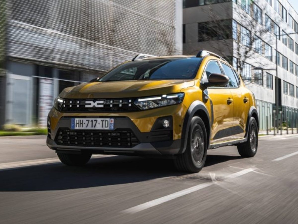 Dacia Sandero Stepway &kappa;&alpha;&iota; Jogger Hybrid 155: &Sigma;&tau;&eta;&nu; &Epsilon;&lambda;&lambda;ά&delta;&alpha; &alpha;&pi;ό 21.900 &epsilon;&upsilon;&rho;ώ