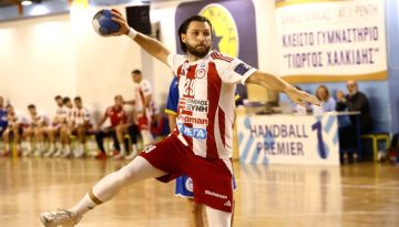Handball Premier: &Gamma;&iota;&alpha; &tau;&omicron; 3/3 &omicron; &Omicron;&lambda;&upsilon;&mu;&pi;&iota;&alpha;&kappa;ό&sigmaf;, &mu;&epsilon; &Delta;&iota;&omicron;&mu;ή&delta;&eta; &eta; &Alpha;&Epsilon;&Kappa; &kappa;&alpha;&iota; &Chi;&Alpha;&Nu;&Theta; &omicron; &Pi;&Alpha;&Omicron;&Kappa; &ndash; www.ertsports.gr