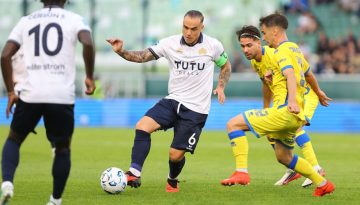 &Pi;&rho;ώ&tau;&eta; &epsilon;&kappa;&tau;ό&sigmaf; έ&delta;&rho;&alpha;&sigmaf; ή&tau;&tau;&alpha; &alpha;&pi;ό &tau;&eta;&nu; &Kappa;&eta;&phi;&iota;&sigma;&iota;ά 2-0 &sigma;&tau;&eta; &Lambda;&epsilon;&omega;&phi;ό&rho;&omicron; &omicron; &Pi;&alpha;&nu;&alpha;&iota;&tau;&omega;&lambda;&iota;&kappa;ό&sigmaf; (video)