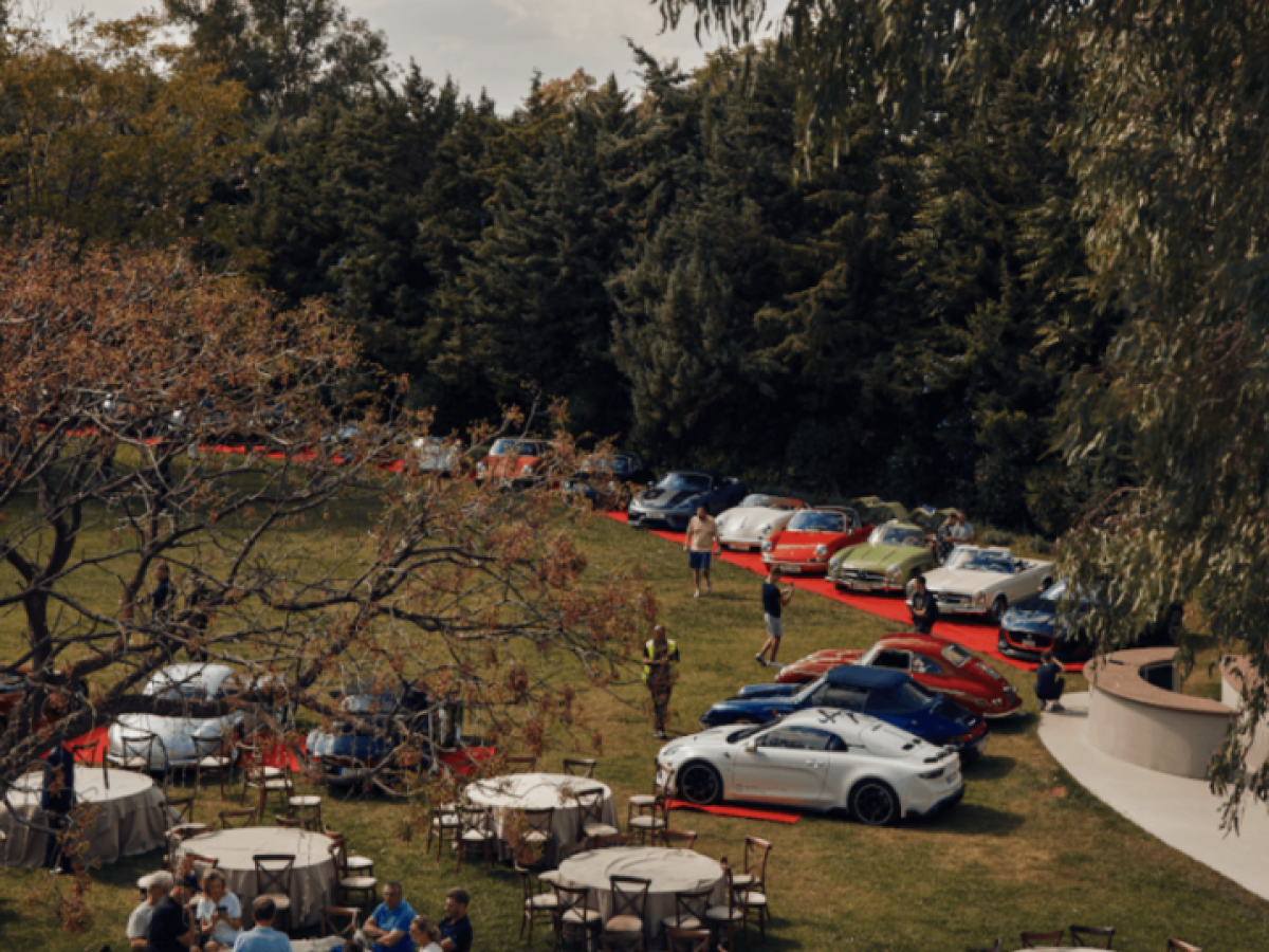 Lexus &kappa;&alpha;&iota; 1000 Miglia: &Eta; Lexus &sigma;&upsilon;&nu;&omicron;&delta;&epsilon;ύ&epsilon;&iota; &tau;&omicron; &iota;&sigma;&tau;&omicron;&rho;&iota;&kappa;ό &rho;ά&lambda;&iota; &sigma;&tau;&eta;&nu; &Epsilon;&lambda;&lambda;ά&delta;&alpha;