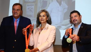 &Pi;&alpha;&rho;&omicron;&upsilon;&sigma;&iota;ά&sigma;&tau;&eta;&kappa;&epsilon; &tau;&omicron; &mu;&epsilon;&tau;ά&lambda;&lambda;&iota;&omicron; &tau;&omicron;&upsilon; 43&omicron;&upsilon; &Alpha;&upsilon;&theta;&epsilon;&nu;&tau;&iota;&kappa;&omicron;ύ &Mu;&alpha;&rho;&alpha;&theta;&omega;&nu;ί&omicron;&upsilon; &tau;&eta;&sigmaf; &Alpha;&theta;ή&nu;&alpha;&sigmaf;