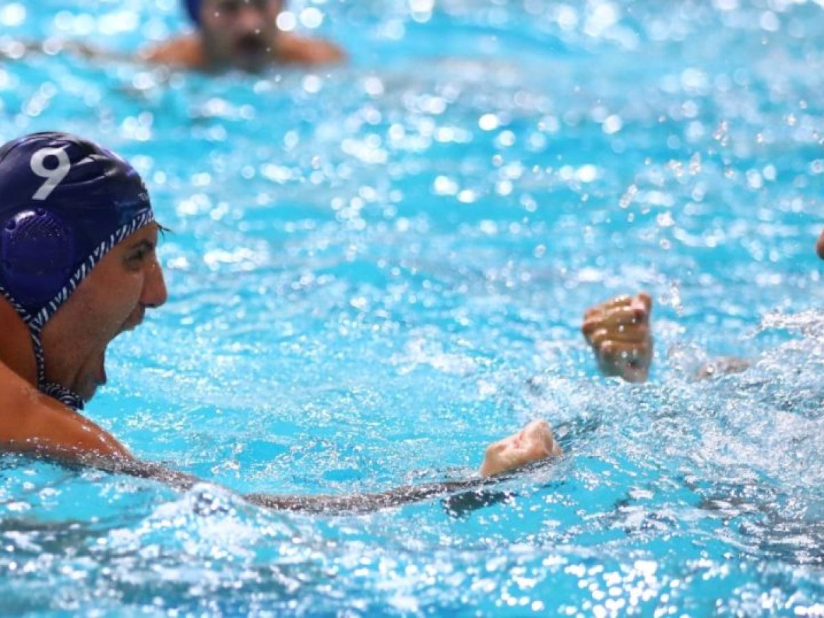 O &Alpha;&pi;ό&lambda;&lambda;&omega;&nu; &Sigma;&mu;ύ&rho;&nu;&eta;&sigmaf; έ&delta;&omega;&sigma;&epsilon; έ&nu;&alpha; &kappa;&alpha;&lambda;ό &mu;ά&theta;&eta;&mu;&alpha; &sigma;&tau;&omicron;&nu; &Pi;&alpha;&nu;&alpha;&theta;&eta;&nu;&alpha;ϊ&kappa;ό