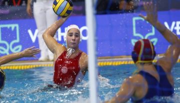 &Omicron;&lambda;&upsilon;&mu;&pi;&iota;&alpha;&kappa;ό&sigmaf; &kappa;&alpha;&iota; &Epsilon;&theta;&nu;&iota;&kappa;ό&sigmaf; &sigma;&tau;&omicron;&nu; ί&delta;&iota;&omicron; ό&mu;&iota;&lambda;&omicron; &tau;&omicron;&upsilon; LEN Champions League &Gamma;&upsilon;&nu;&alpha;&iota;&kappa;ώ&nu;